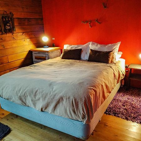 Hostal & Cabanas Luna Del Sur Cucao エクステリア 写真