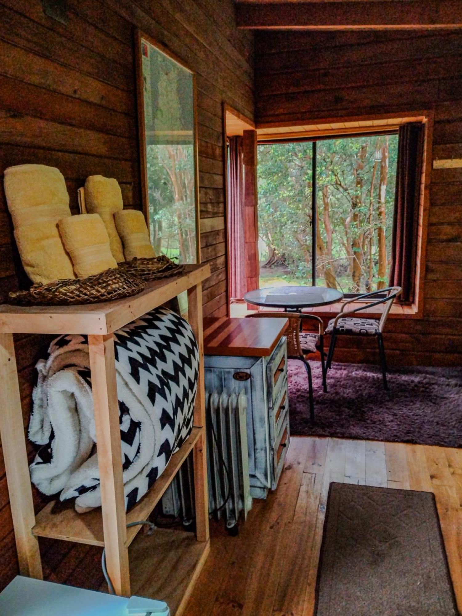 Hostal & Cabanas Luna Del Sur Cucao エクステリア 写真