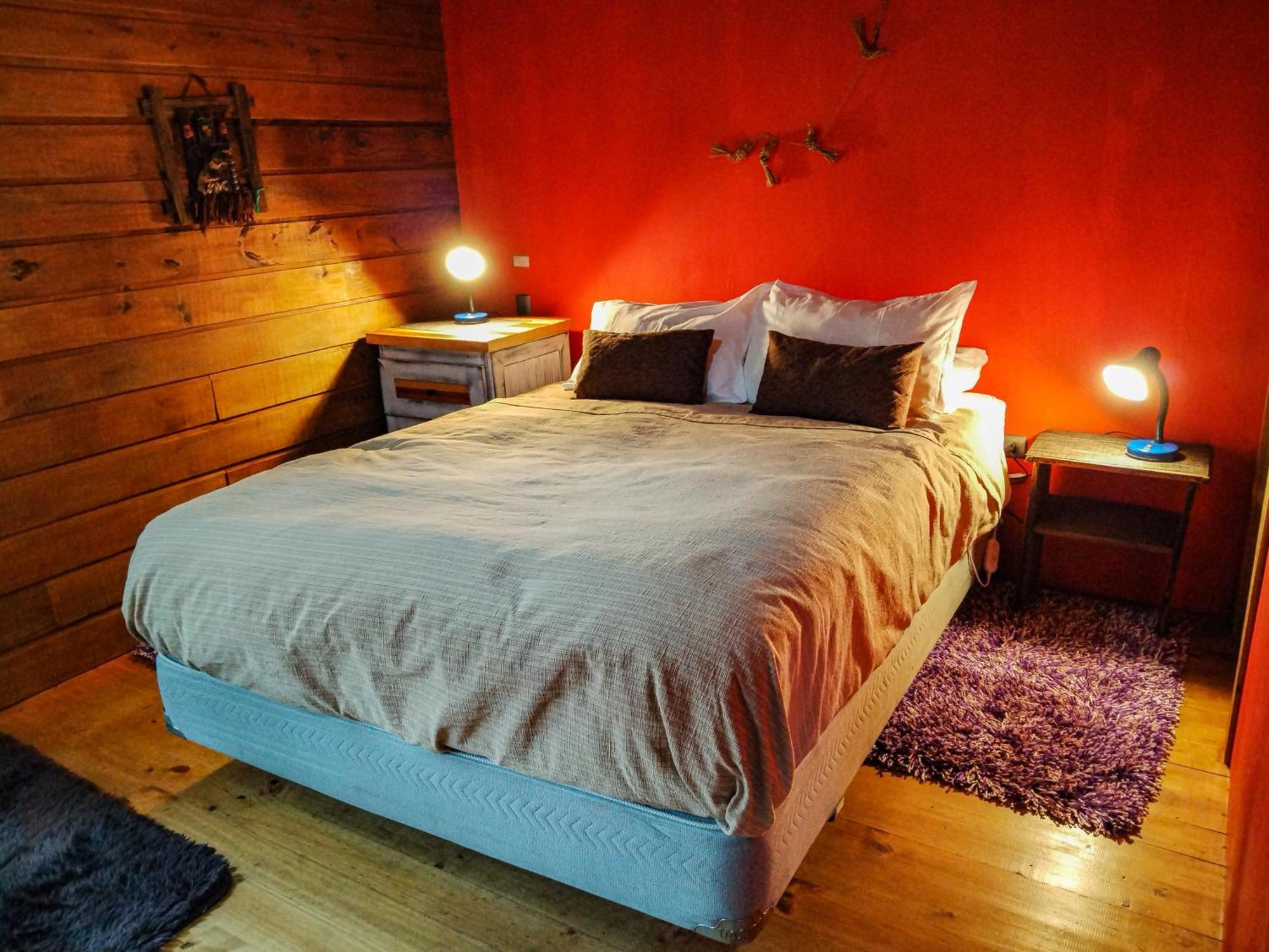 Hostal & Cabanas Luna Del Sur Cucao エクステリア 写真