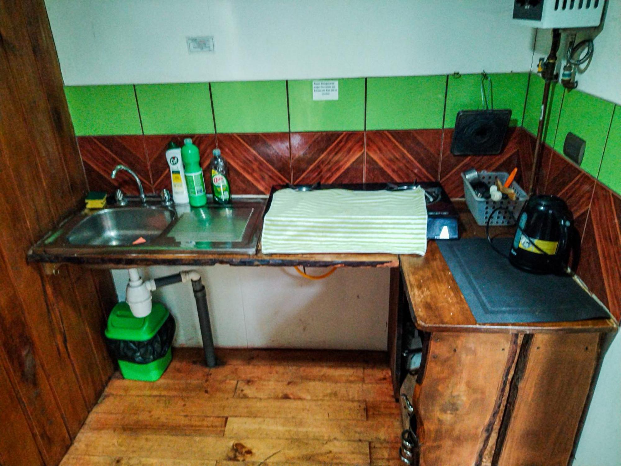 Hostal & Cabanas Luna Del Sur Cucao エクステリア 写真